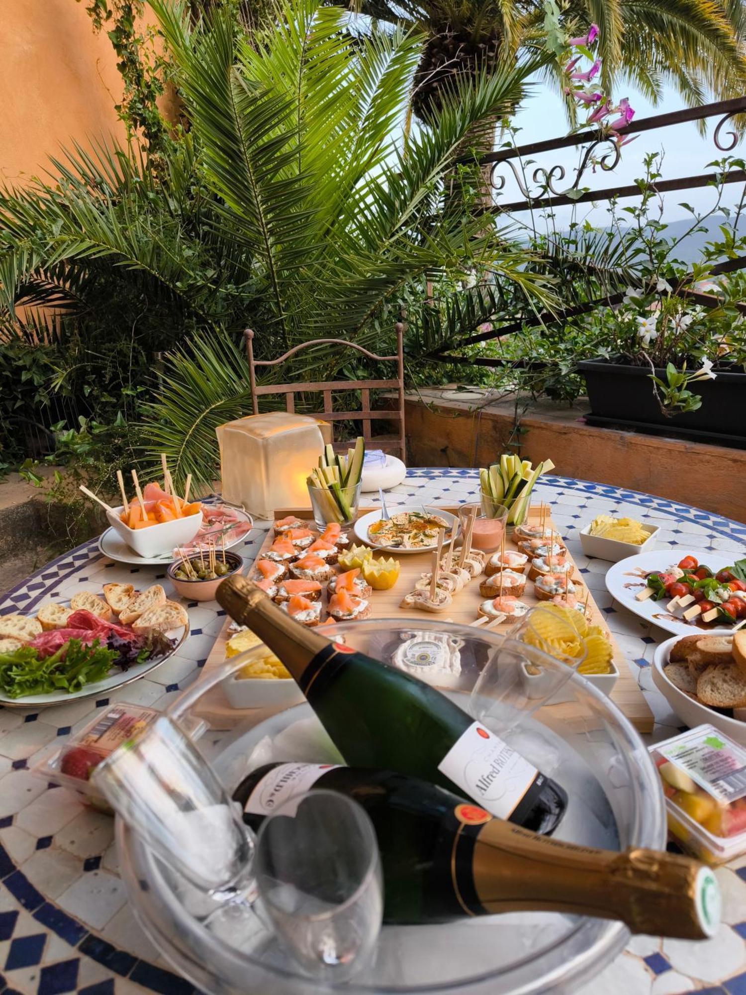 Love-Room Discret 40 M2 Bormes Les Mimosas Village Avec Terrasse المظهر الخارجي الصورة
