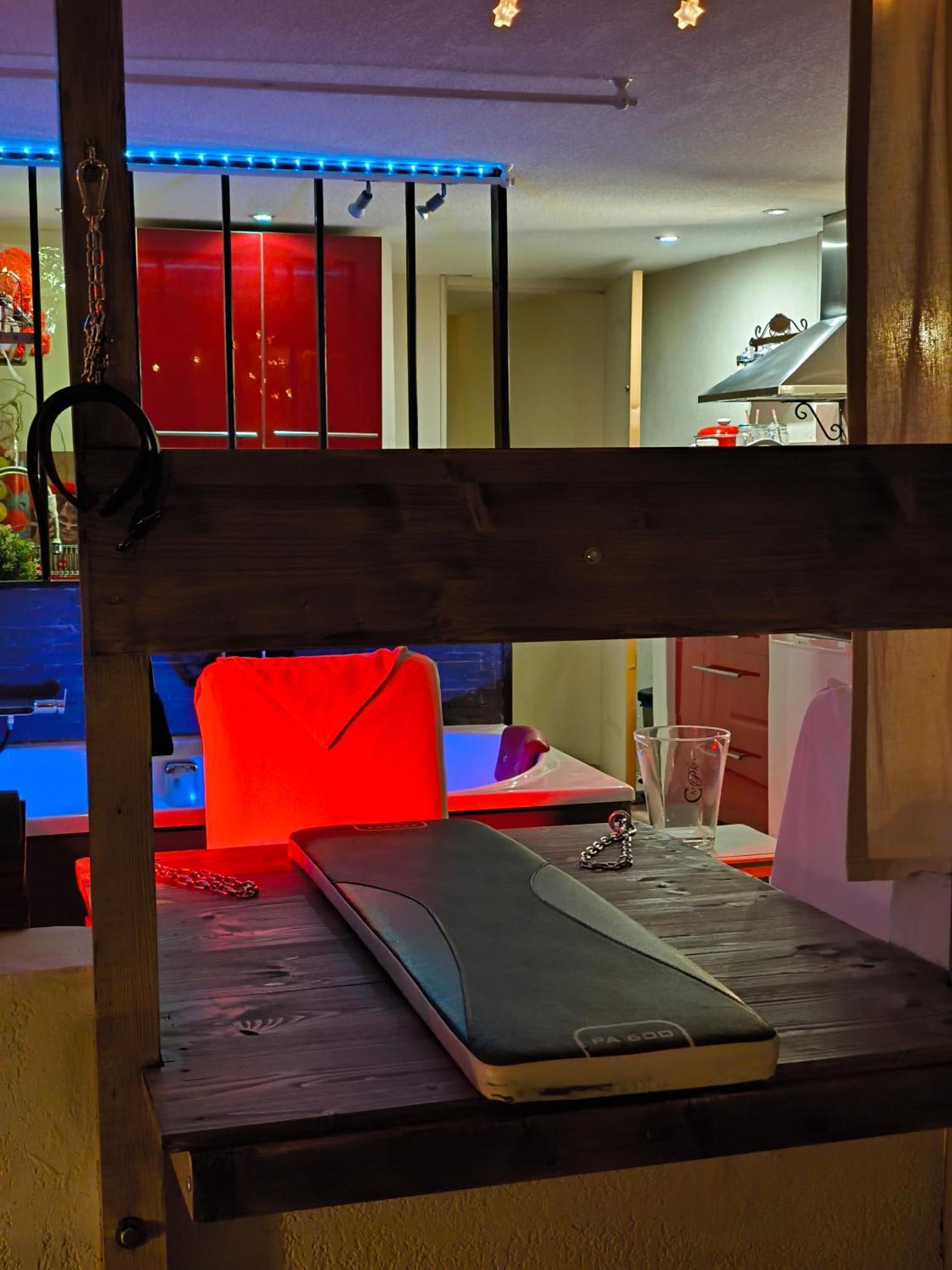 Love-Room Discret 40 M2 Bormes Les Mimosas Village Avec Terrasse المظهر الخارجي الصورة