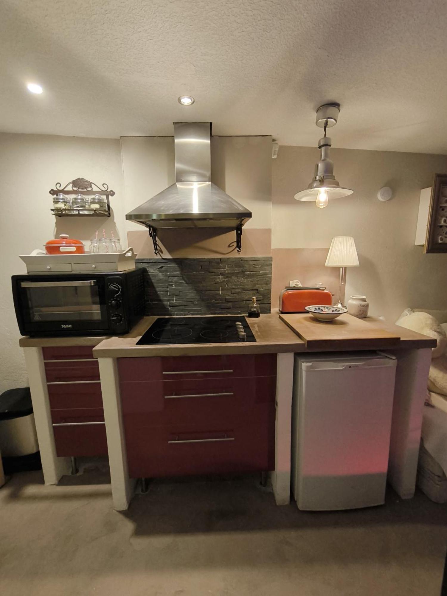 Love-Room Discret 40 M2 Bormes Les Mimosas Village Avec Terrasse المظهر الخارجي الصورة