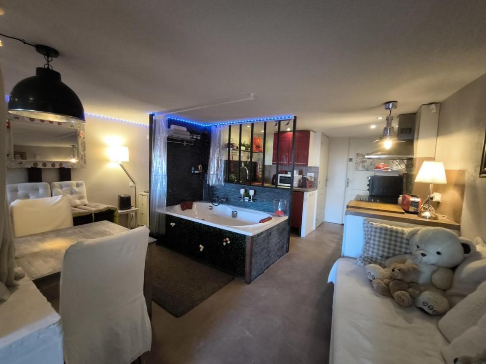 Love-Room Discret 40 M2 Bormes Les Mimosas Village Avec Terrasse المظهر الخارجي الصورة