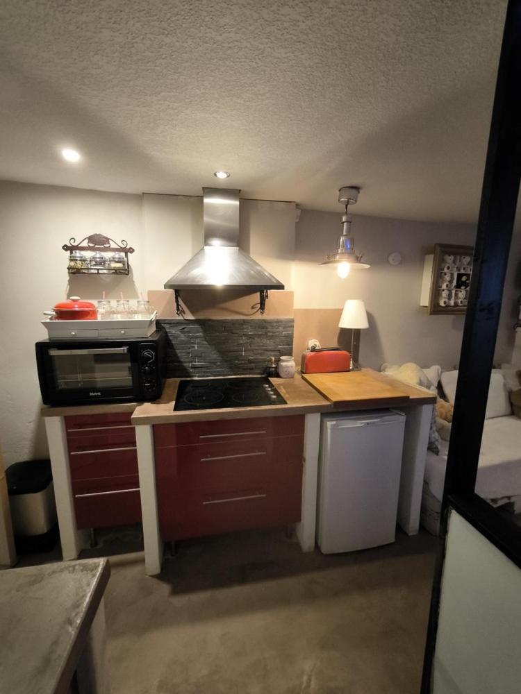 Love-Room Discret 40 M2 Bormes Les Mimosas Village Avec Terrasse المظهر الخارجي الصورة