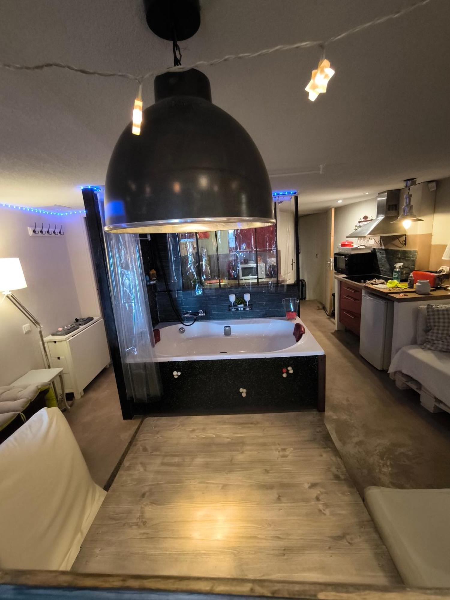 Love-Room Discret 40 M2 Bormes Les Mimosas Village Avec Terrasse المظهر الخارجي الصورة